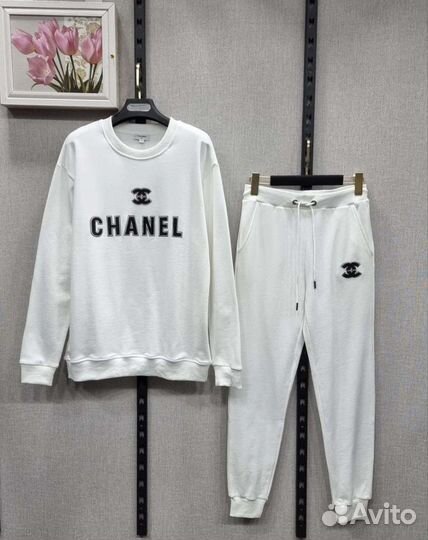 Женский спортивный костюм chanel