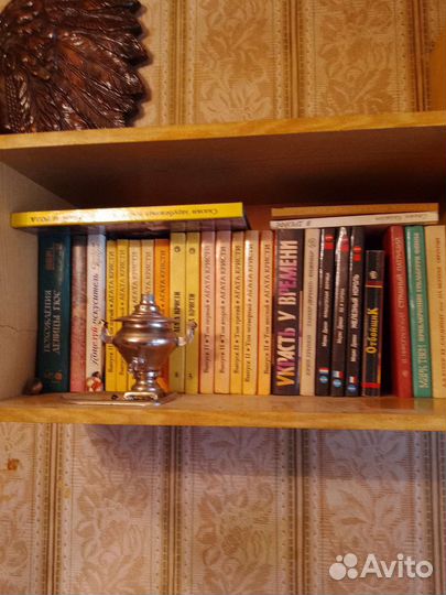 Полка книжная