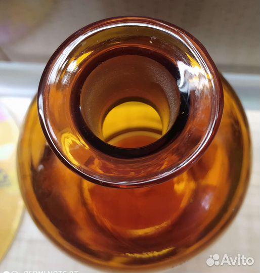 Ваза бутылочная- янтарное стекло