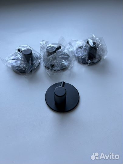 Крючки самоклеящиеся