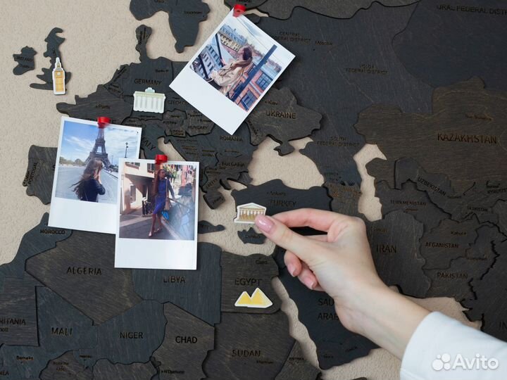 Деревянная карта мира