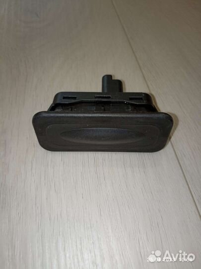 Кнопка открывания багажника Renault Рено