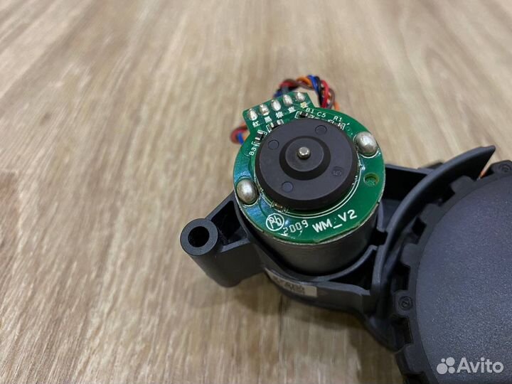 Колесо правое (R) Roborock S5 Max/ S6 Pure/ S7/ E4