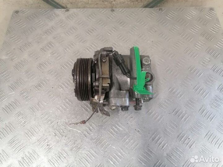 Компрессор кондиционера Mitsubishi Carisma