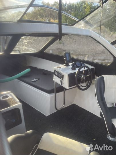 Лодка Феникс 530HT