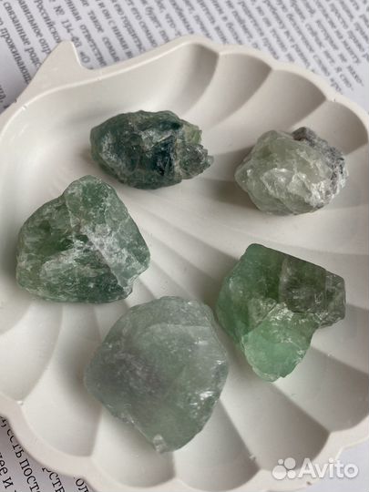 Камень натуральный флюорит