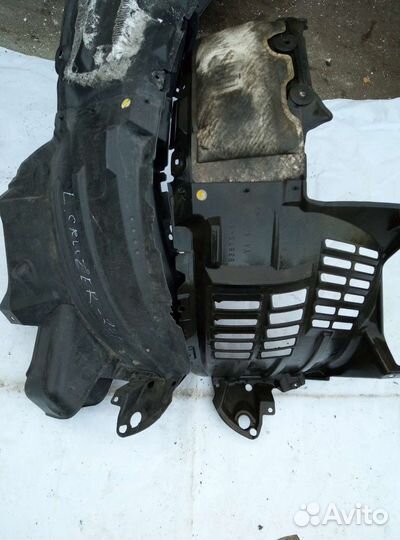 Toyota land cruiser 200 подкрылок локер