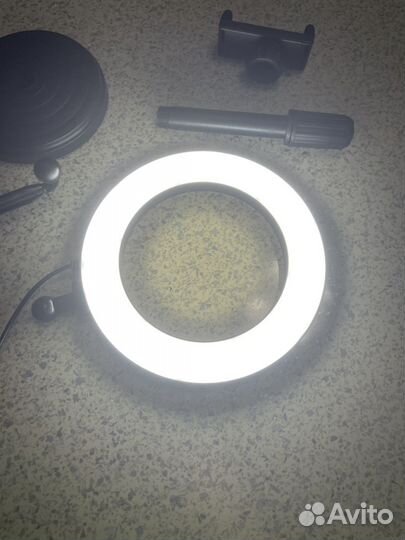 Лампа настольная с держателями для телефона