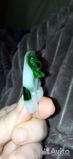 Резной кулон