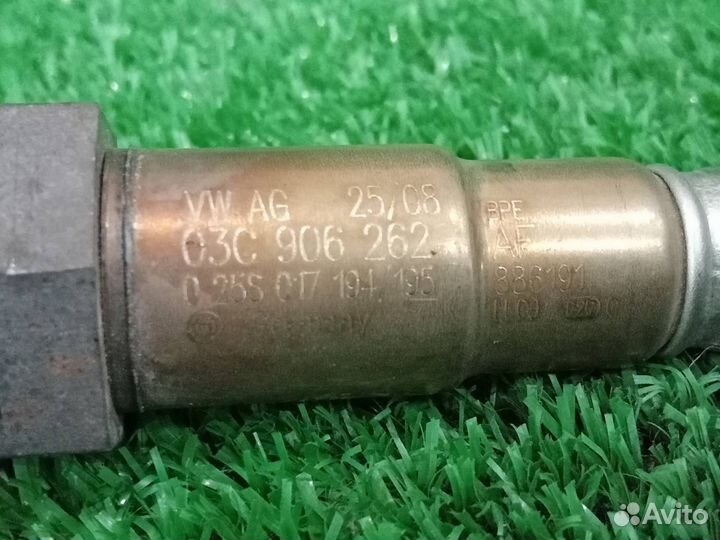 Датчик кислородный передний Volkswagen Jetta 5