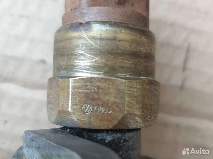 Флянец с датчиком 034121133c audi