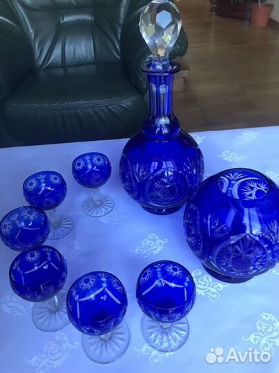 Графин кобальтовый хрустальный с рюмками и вазой