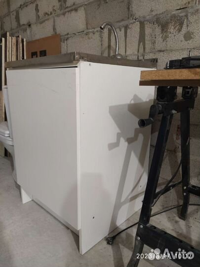 Раковина с тумбой для дачи