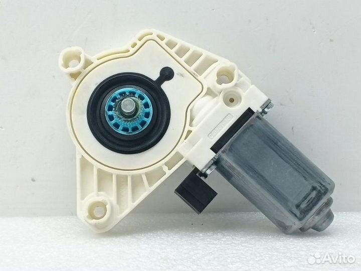 Моторчик стеклоподъемника задний правый Audi Q5 FY