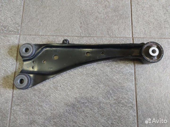 Рычаг продольный задний Toyota Rav 4