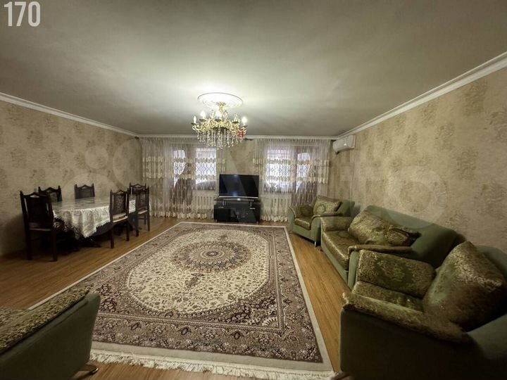 4-к. квартира, 94 м², 2/5 эт.