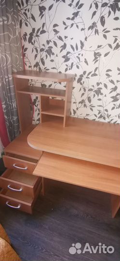 Компьютерный стол