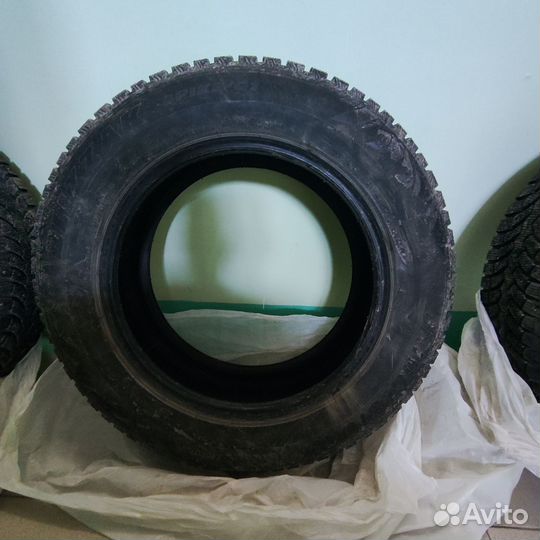 Bridgestone Blizzak Spike-01 225/65 R17