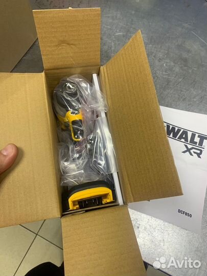 Импульсный шуруповерт dewalt DCF850N (18 В)