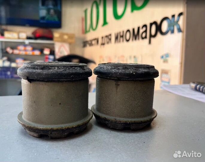 Сайлентблоки подрамника задние audi A4 VW passat 5