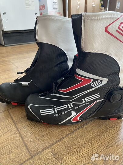 Ботинки лыжные