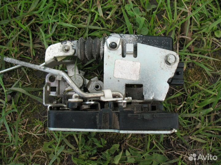 Замки дверей Renault Logan