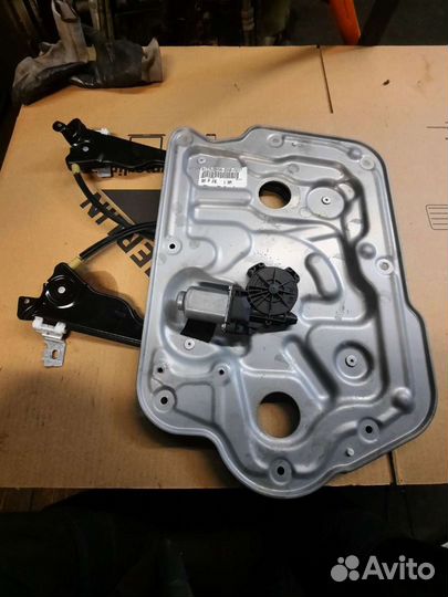 Стеклоподъемник передний правый Nissan Qashqai J10