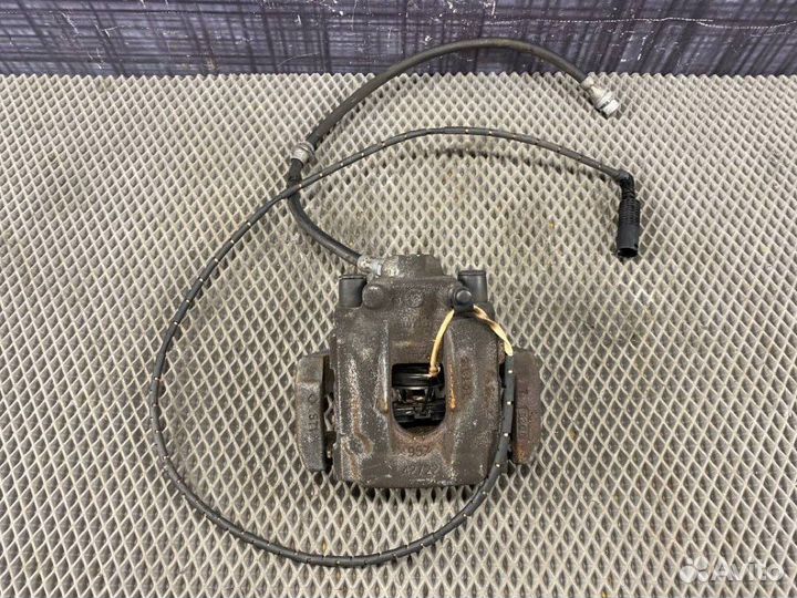 Суппорт задний правый Bmw X3 E83 M54 2005