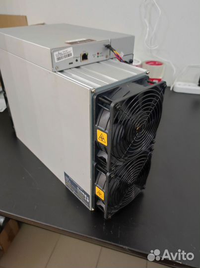 Asic майнер Bitmain Antminer S19