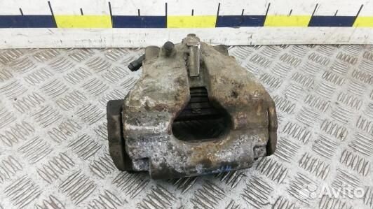 Суппорт тормозной передний правый volkswagen touar