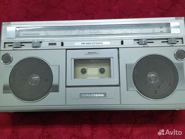 Кассетный магнитофон grundig