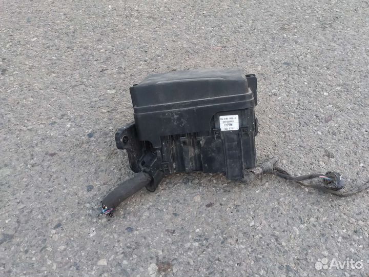 Hyundai Solaris 2 блок предохранителей под капото