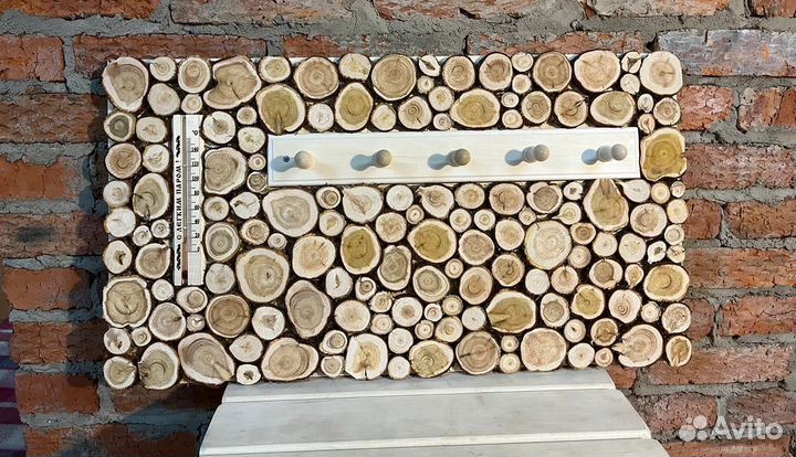 Вешалка из можжевельника