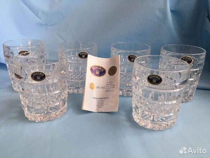 Хрустальные бокалы и рюмки
