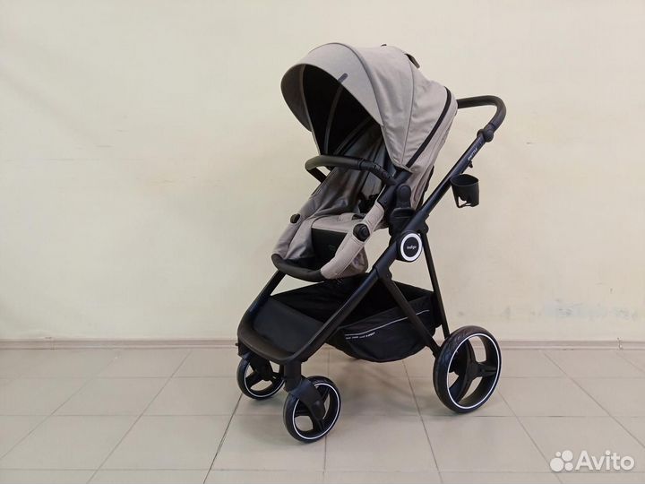 Коляска-трансформер Indigo Shuttle. /Новая