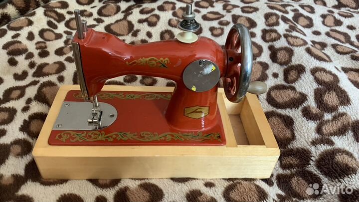 Детская швейная машина СССР