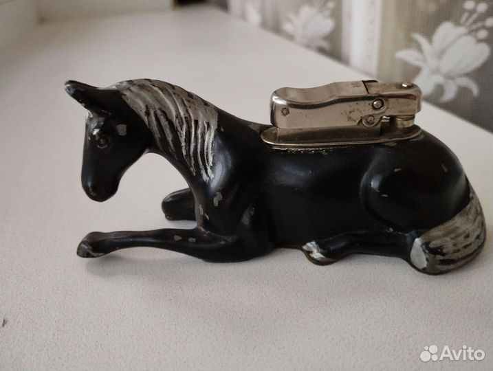 Зажигалка бензиновая настольная-ссср -конь метал