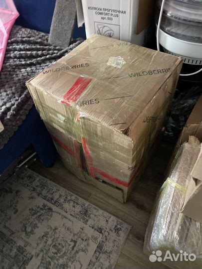 Коробка с вещами денскими 46-48