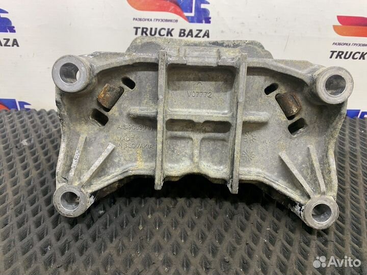 81962100674 Подушка двигателя задняя правая