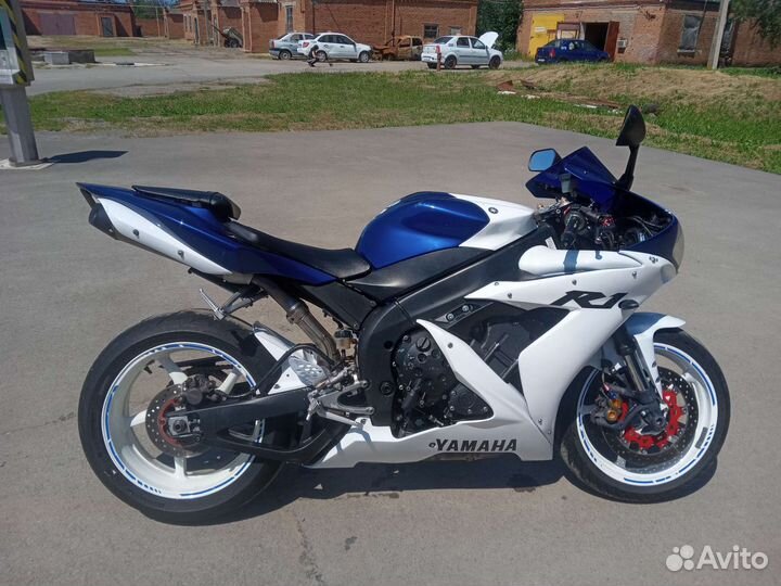 Yamaha R1