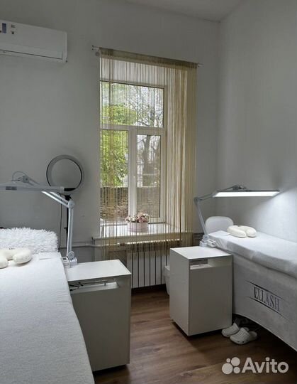 Аренда кушетки для наращивания ресниц