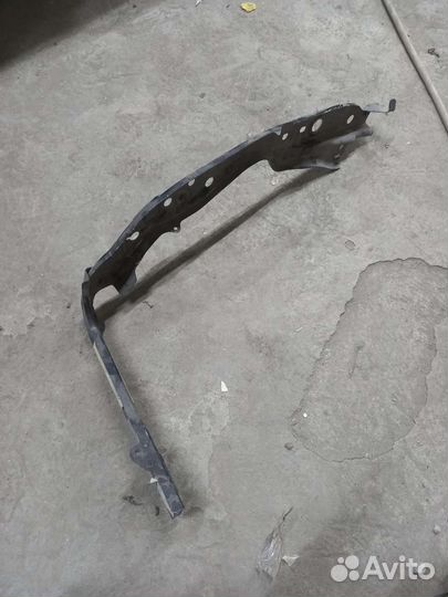 Кронштейн рамки радиатора Mazda