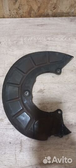 Пыльник тормозного диска Skoda Octavia A5 BSE