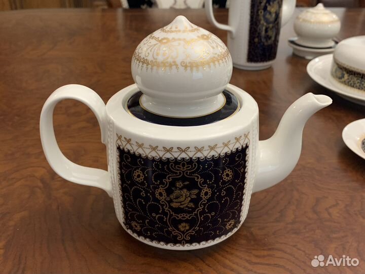 Остатки антикварного немецкого сервиза Райхенбах