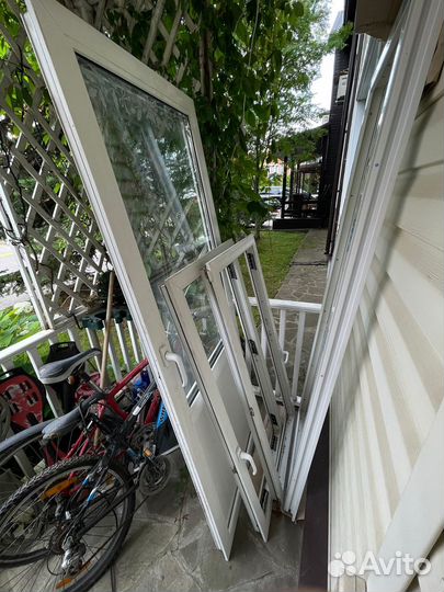 Дверь пластиковая входная