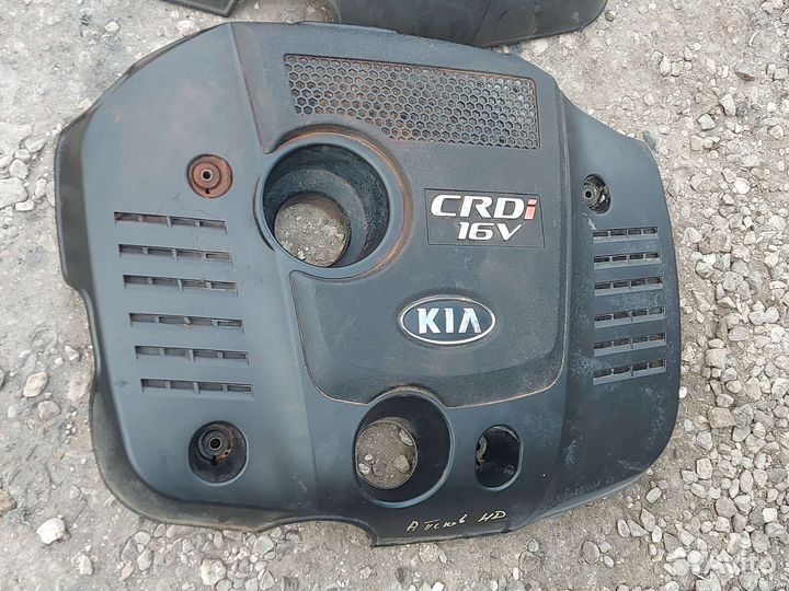 Декоративная крышка двигателя Хендай Старекс 2.5