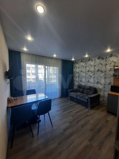 2-к. квартира, 65 м², 3/10 эт.