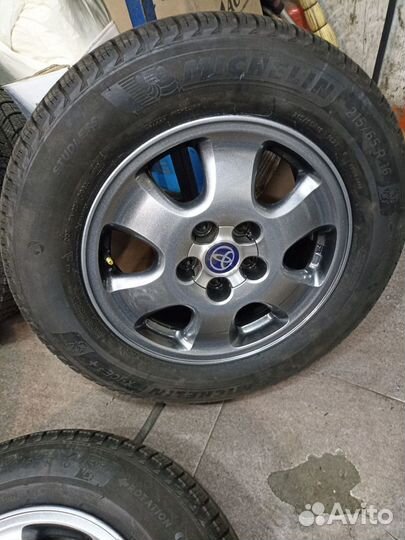 Зимние колеса Toyota 215/65 R16 Michelin как новые