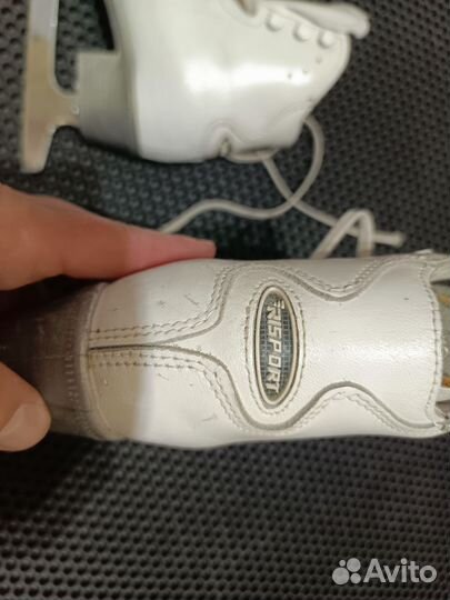 Коньки фигурные risport