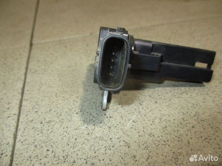 Расходомер воздуха Toyota Corolla (E150)